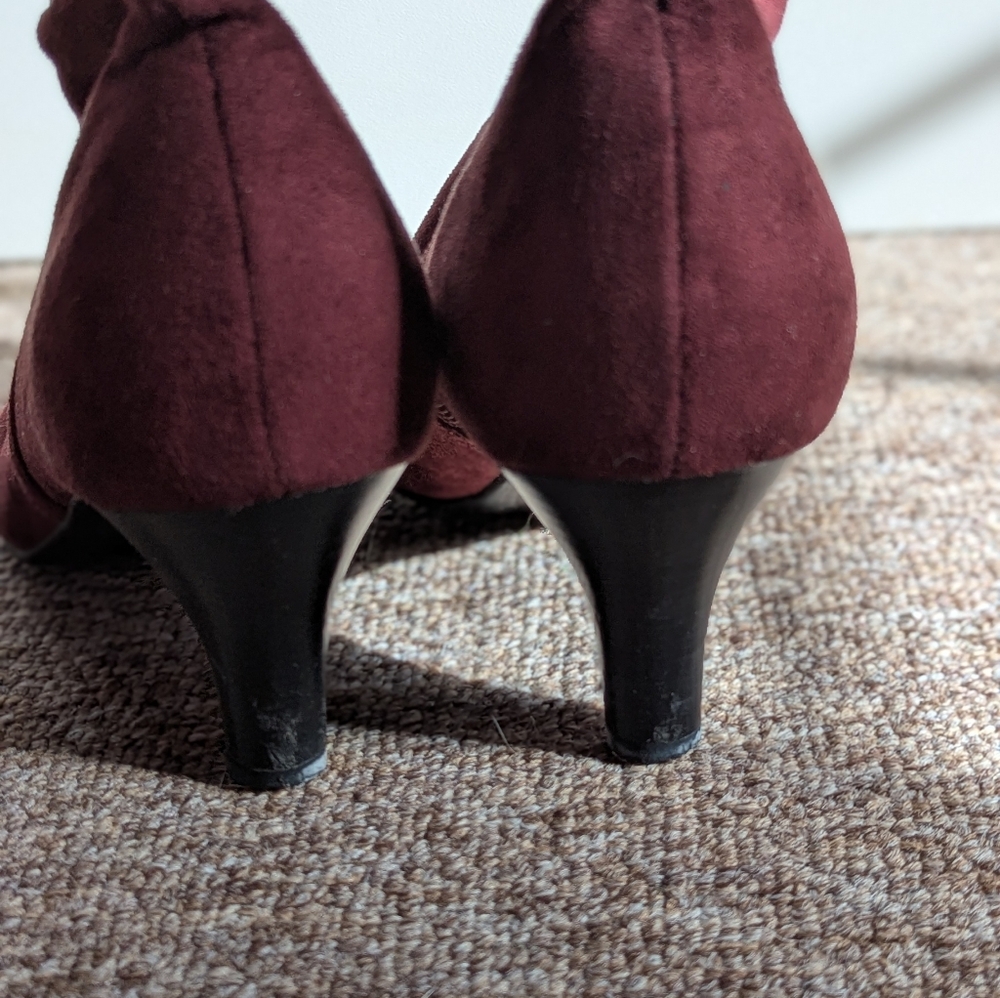 Burgundy Wine Boots 8 M Faux Suede knee high pointy toe ruching stretch heeled - Picture 3 of 11